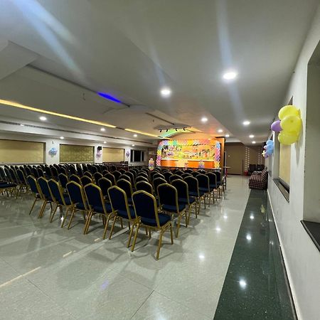 Varada Nagavali Hotel Srikakulam Esterno foto