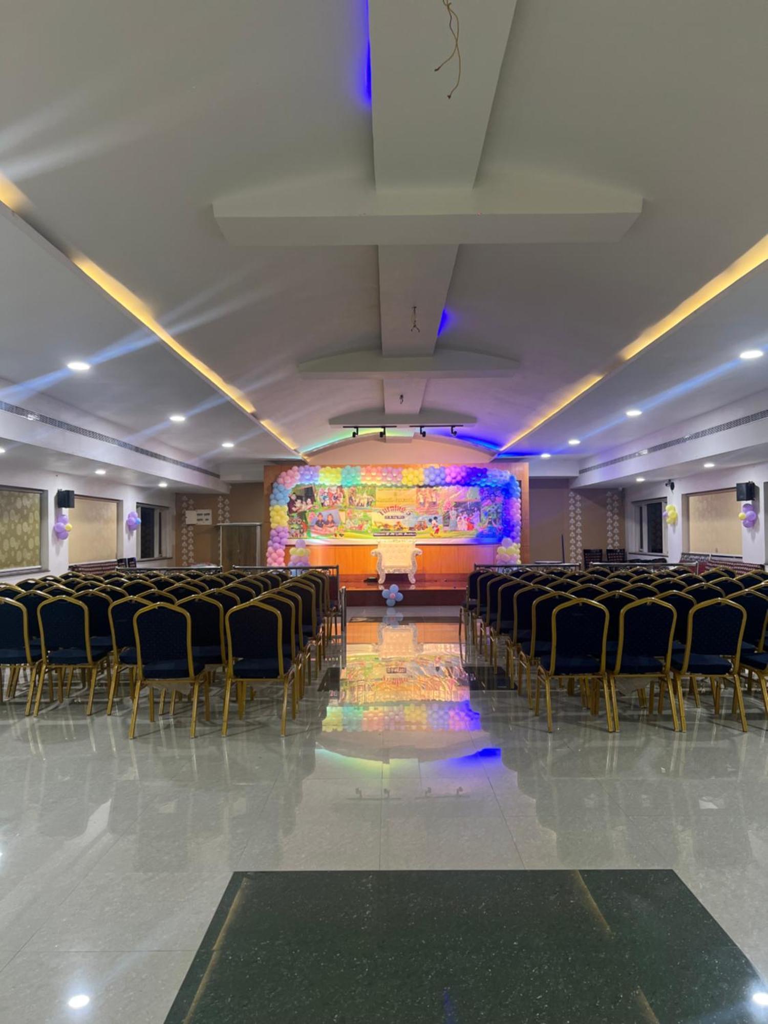 Varada Nagavali Hotel Srikakulam Esterno foto