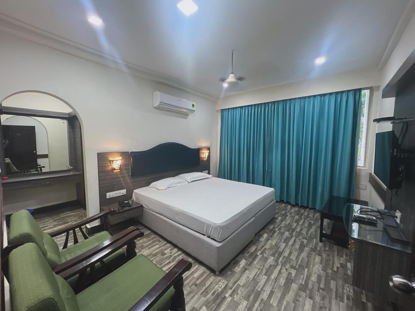 Varada Nagavali Hotel Srikakulam Esterno foto