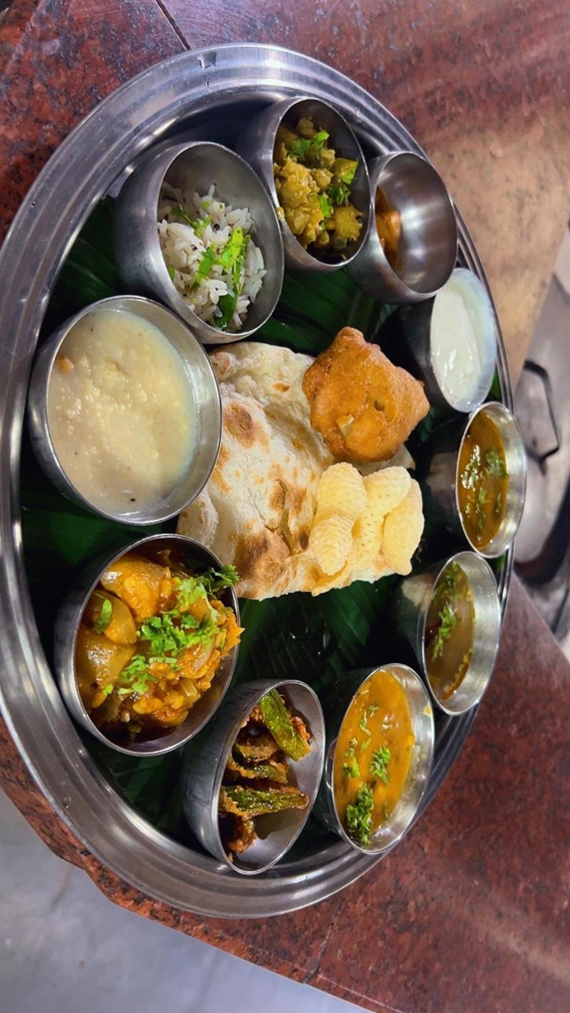 Varada Nagavali Hotel Srikakulam Esterno foto