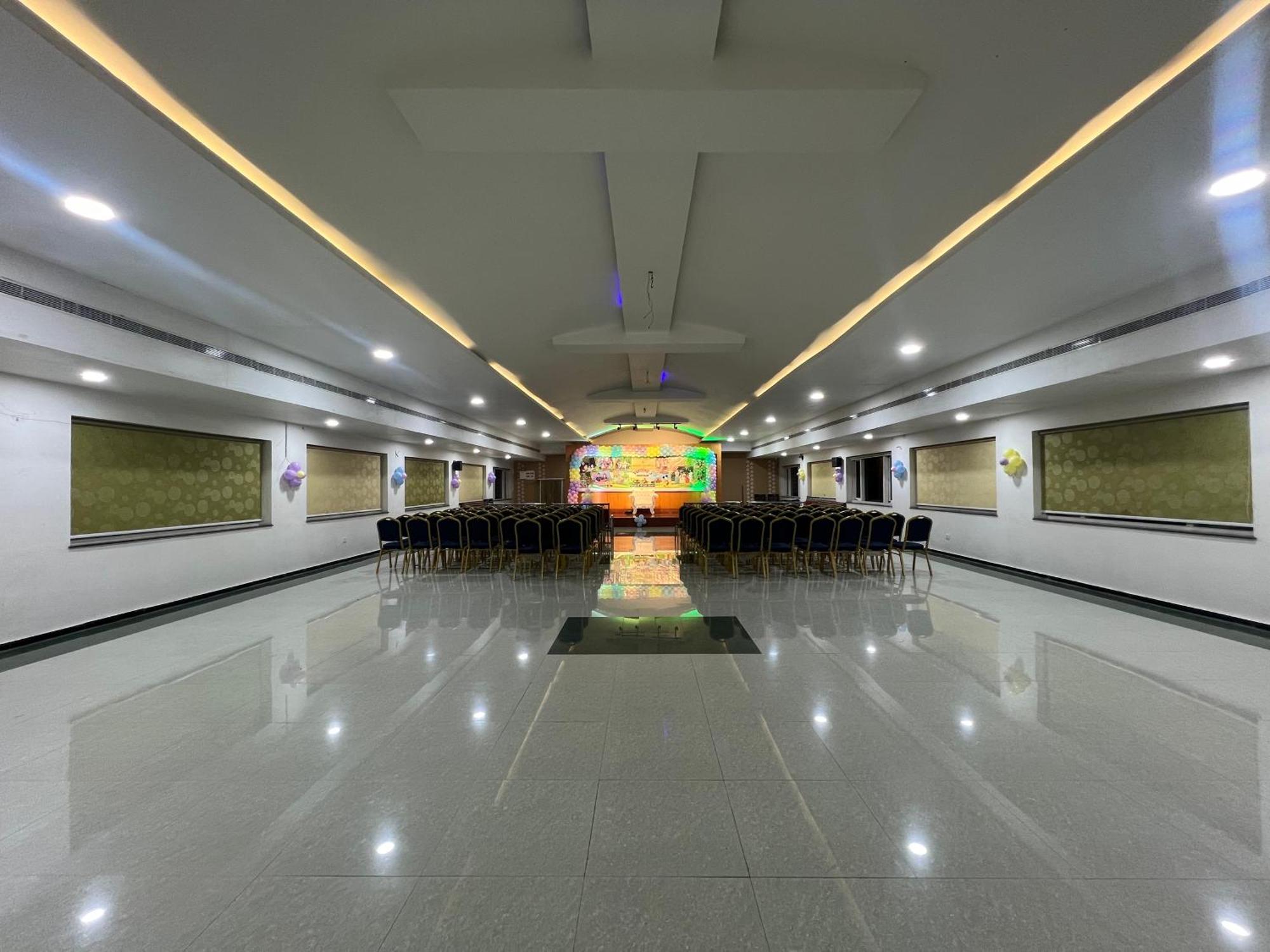Varada Nagavali Hotel Srikakulam Esterno foto