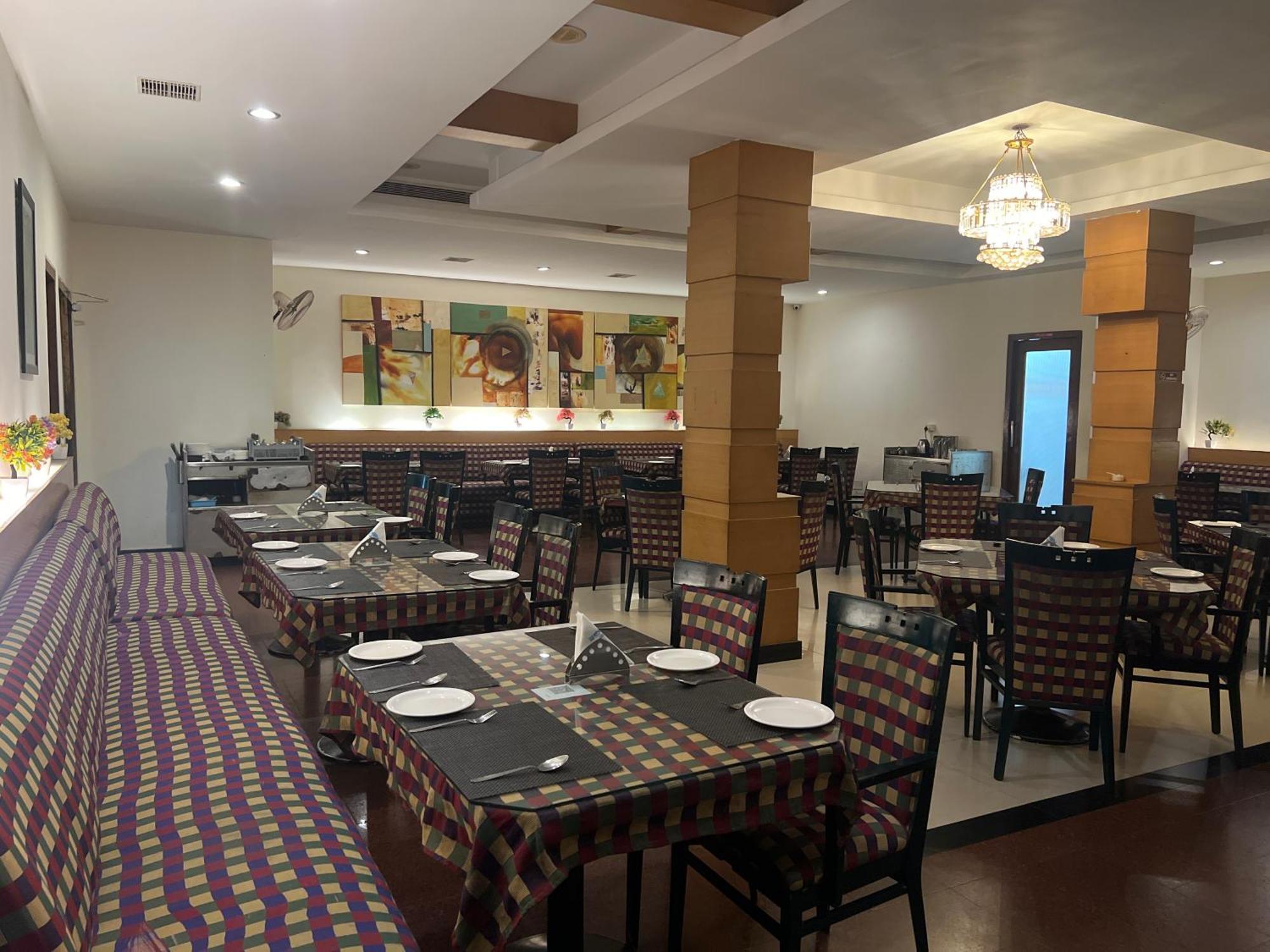 Varada Nagavali Hotel Srikakulam Esterno foto